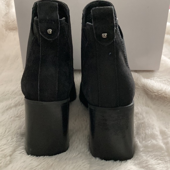 Suede angle boots - Picture 2 of 4